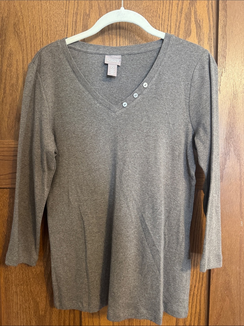 Chico's Heather Gray V-Neck Long Sleeve Top with Button Accents